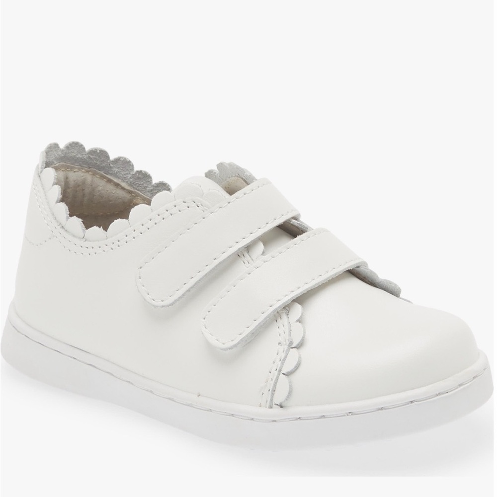 L’Amour Caroline Scallop Sneaker in White